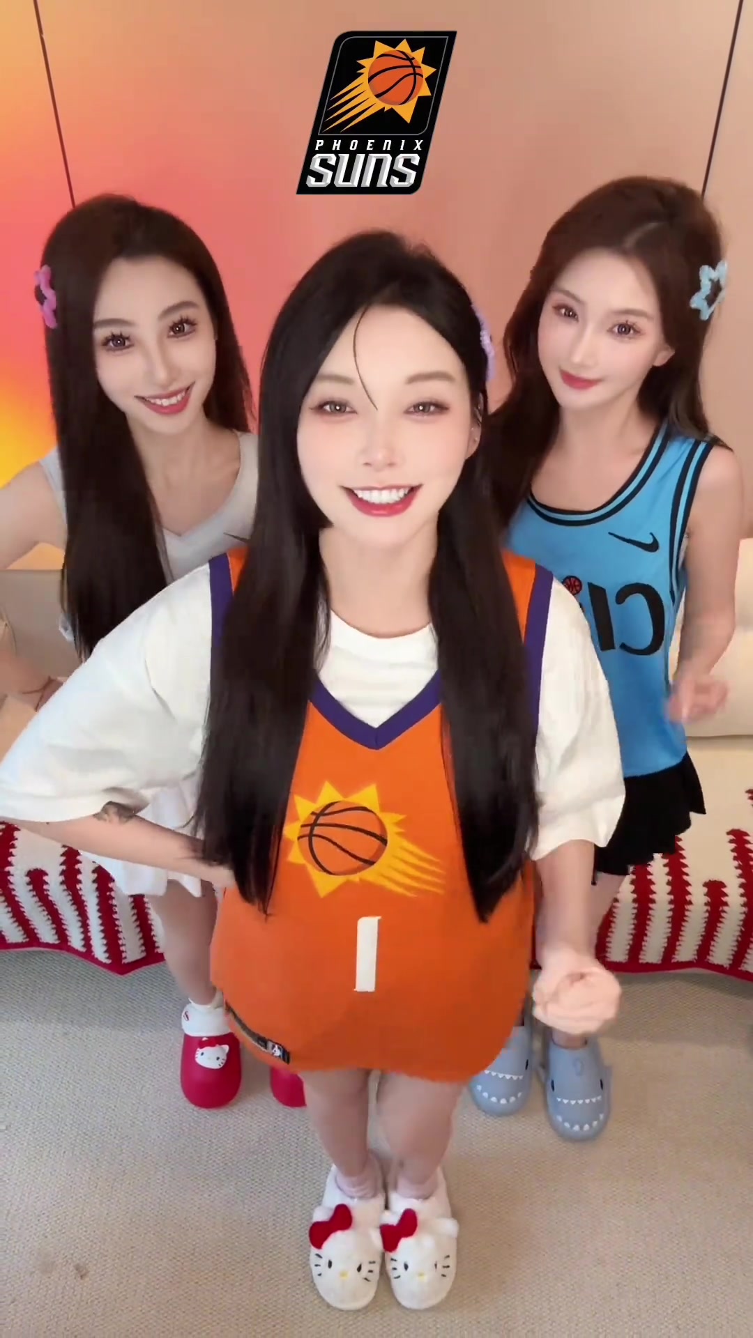 女主播小太陽(yáng)生娃后回歸崗位，備戰(zhàn)季后賽了