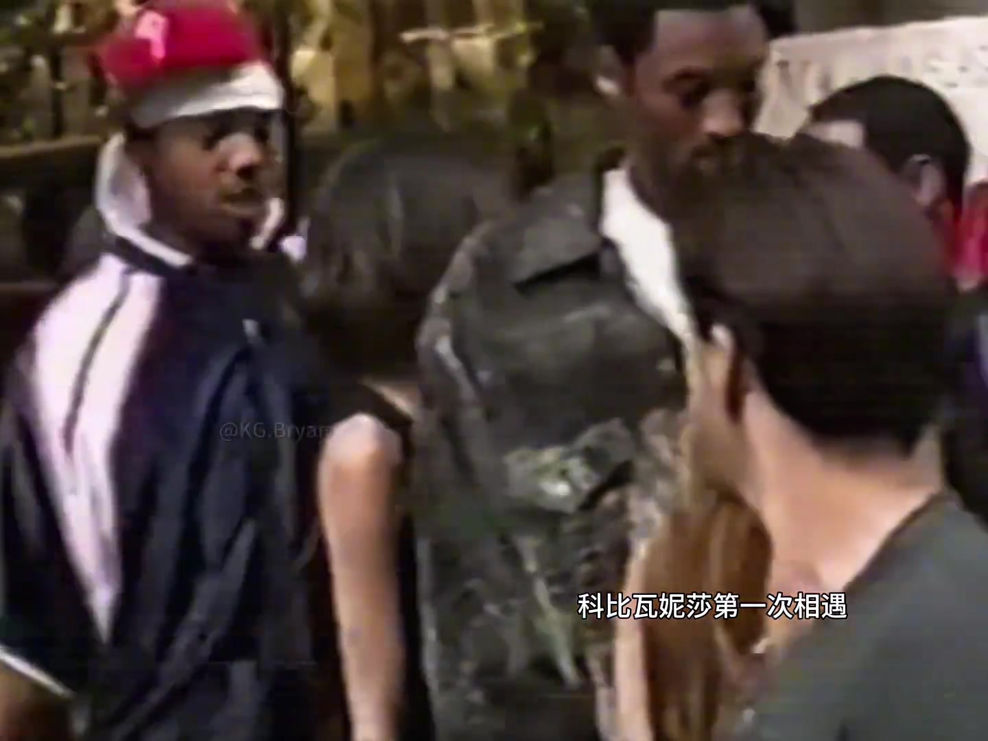 年輕的科嫂真滴好看??！當(dāng)年科比第一次遇見瓦妮莎時的樣子~
