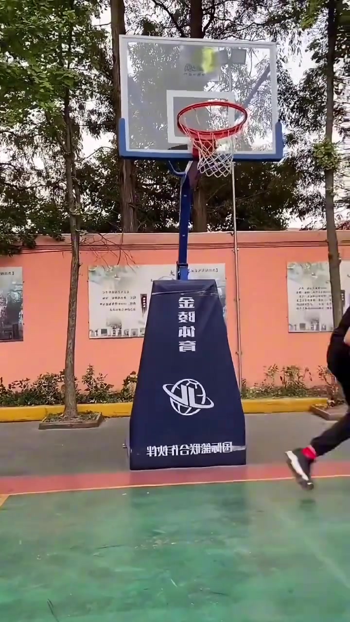 隨便扣籃的妹子，和張子宇整個雙塔不起飛？！