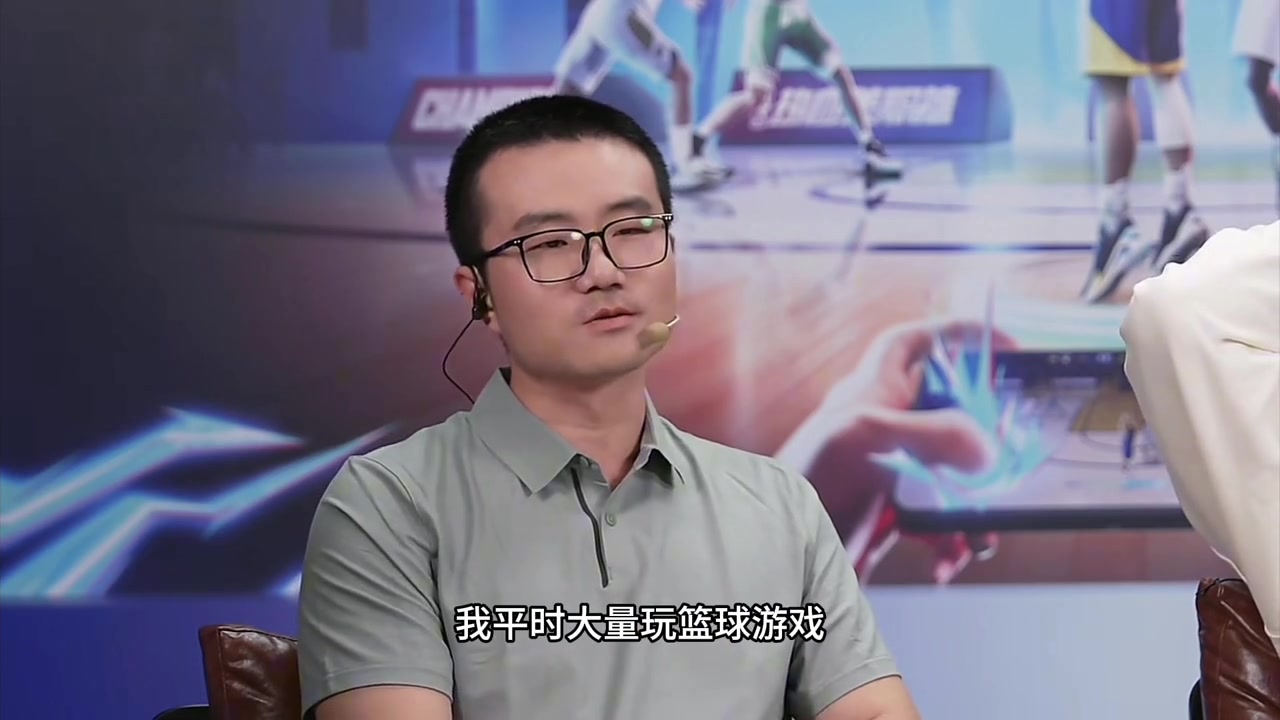 郭艾倫調侃靜雨：上次晃倒你那個鏡頭比博爾特百米沖刺還標準~