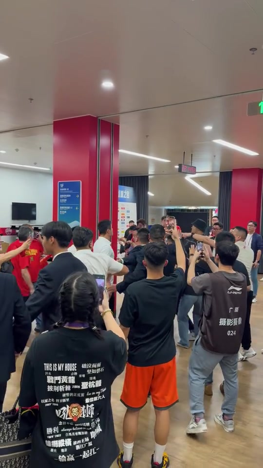 賽后浙江球迷與首鋼方面也是發(fā)生沖突，首鋼俱樂部已報警