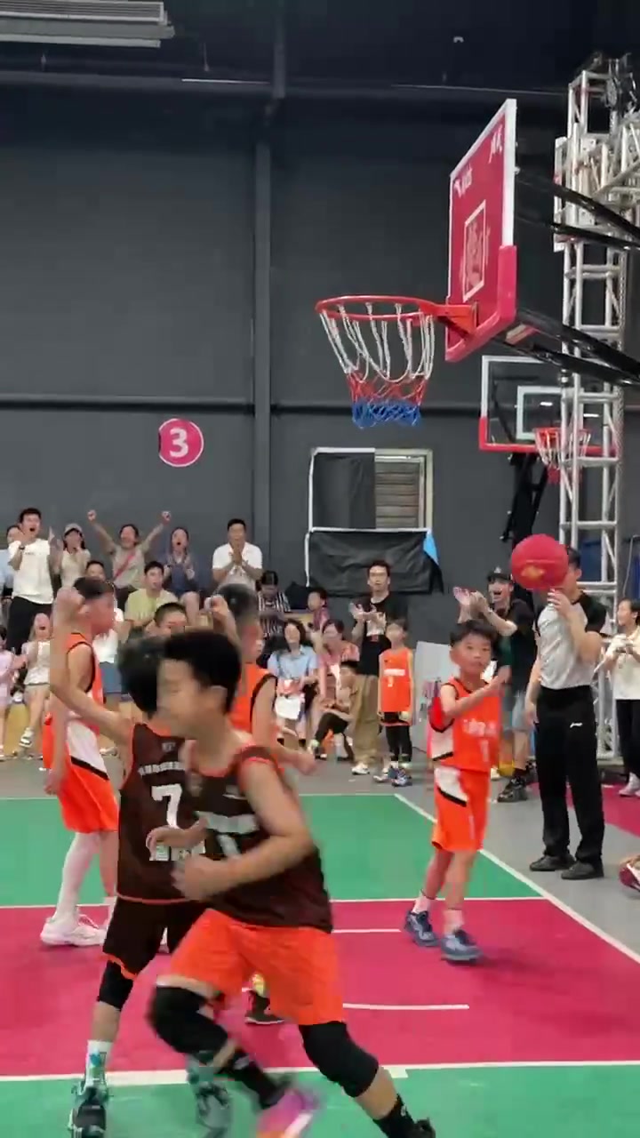 這么小就懂這個套路，后生可畏