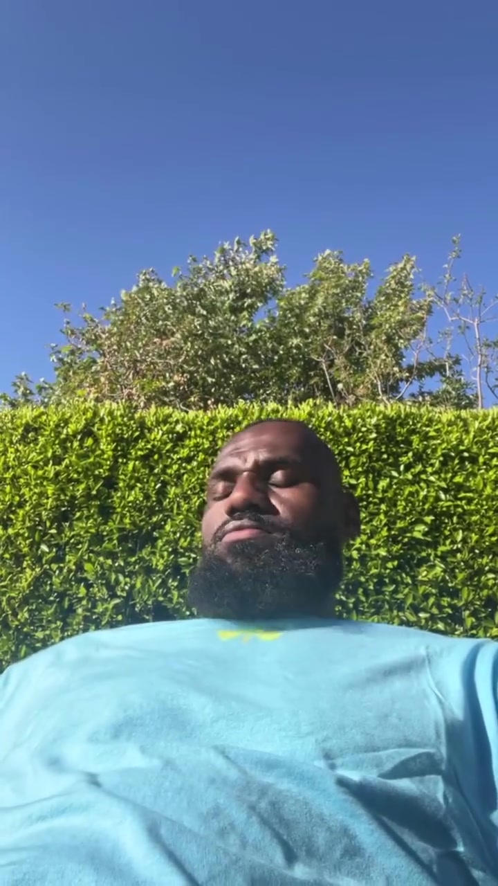 這位老同志快退休了就是愜意！40歲老頭休賽期的午后
