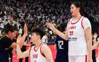 宮魯鳴：張子宇體重三百斤，場上摔一跤震撼，與姚明相當。