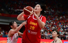 日本女籃挑戰(zhàn)張子宇，實力不足。