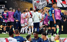 河床球迷扔雜物，世體預(yù)測FIFA將罰河床